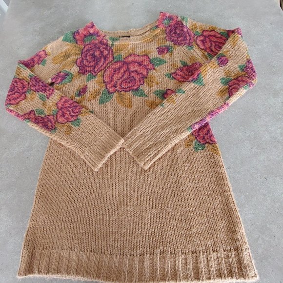 RUE 21 Women's 100% Acrylic Floral Print Crew Neck L/S Sweater - Tan Red Green - Picture 6 of 13